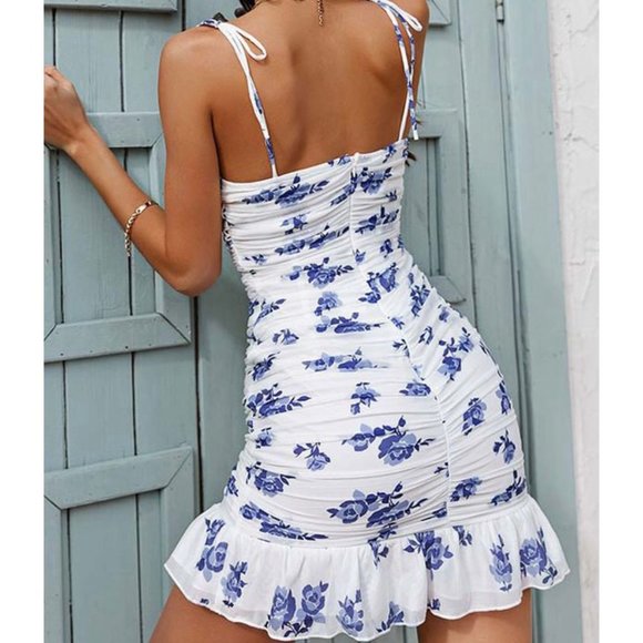 ❌SOLD OUT❌ NICE TO MEET YOU WHITE FLORAL DRESS - Picture 2 of 3